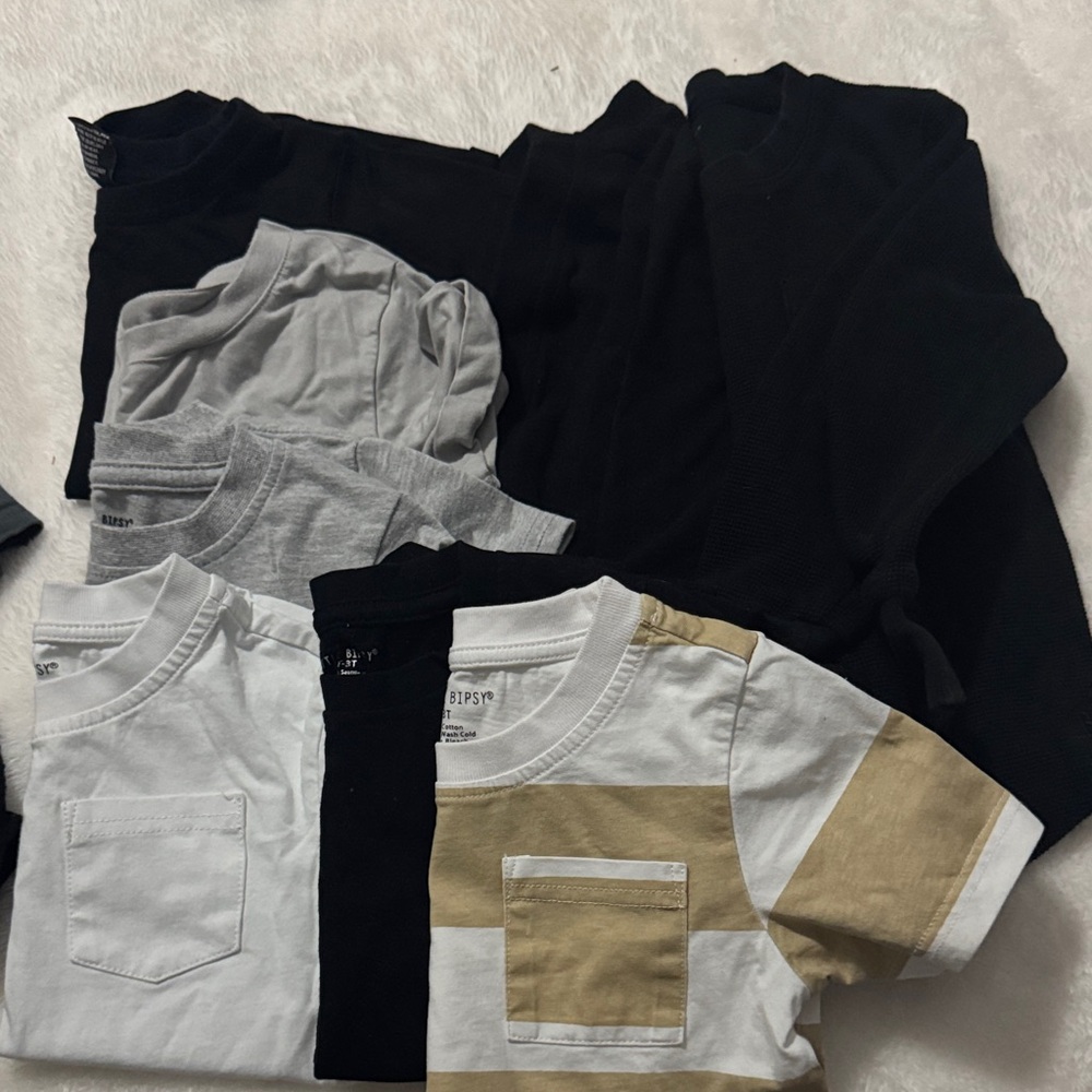 Size 2 to 3T little bipsy boy lot.